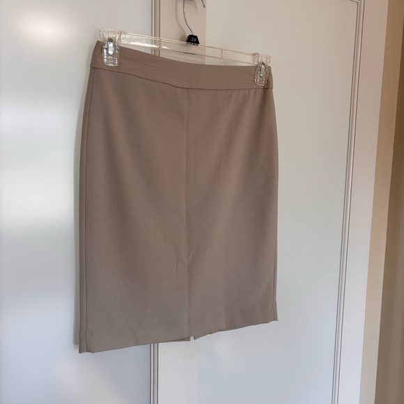 Calvin‎ Klein Invisible Fit Solutions Pencil Skit Size 2 Beige - Picture 2 of 9